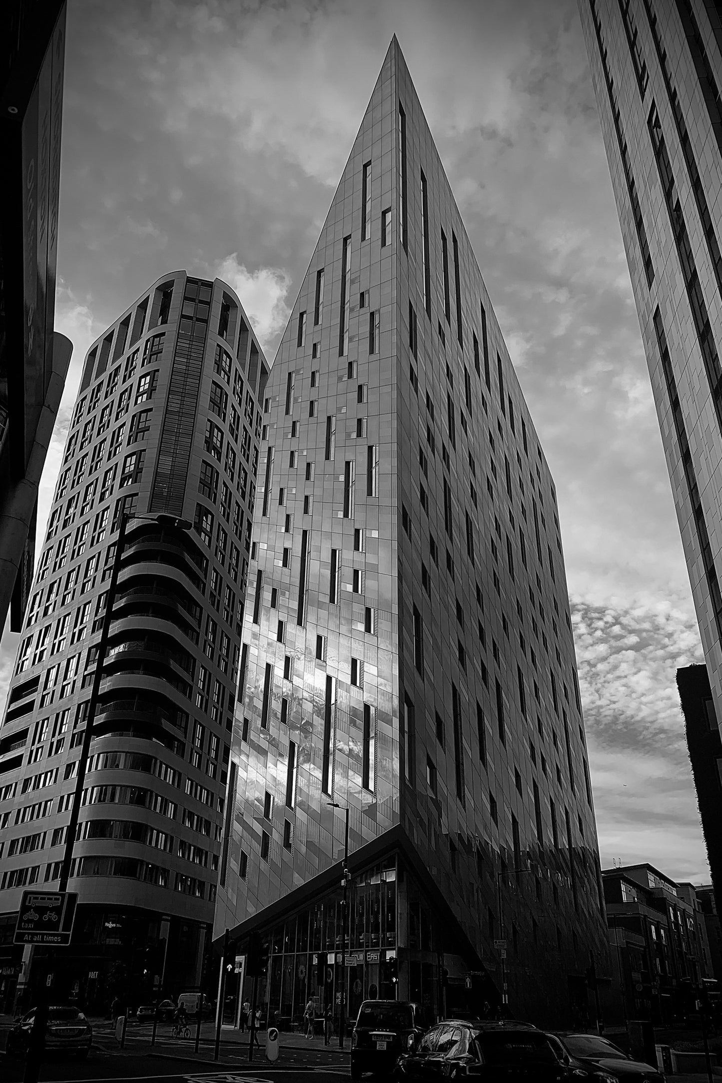 Moderni Considerationes